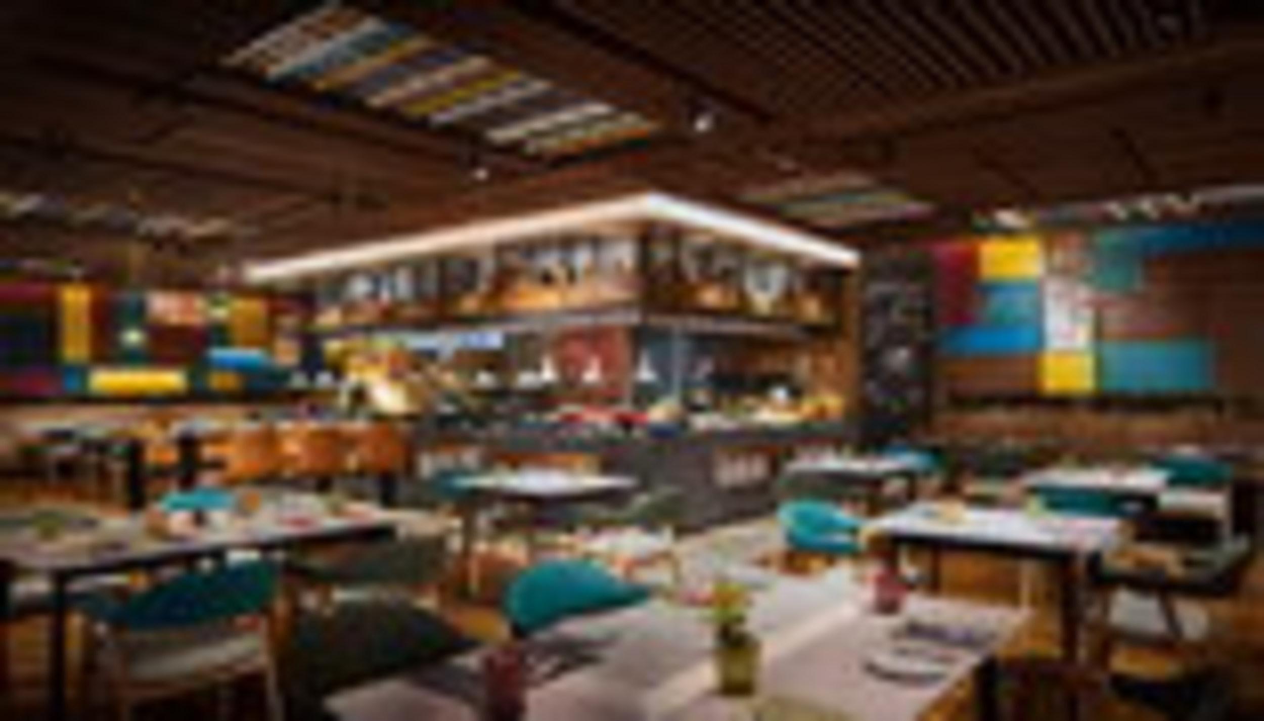 Amari Bangkok Hotel Exterior photo The interior of the restaurant